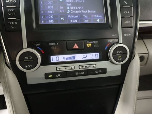 Used 2014 Toyota Camry XLE w/ Leather Package FWD image 33