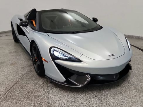 Used 2019 McLaren 570S Spider RWD image 42