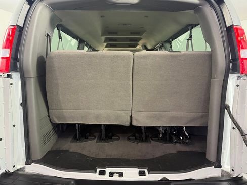 Used 2025 Chevrolet Express 3500 LT w/ LT Preferred Equipment Group RWD image 23