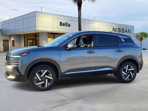 Certified 2025 Nissan Kicks SV image 10