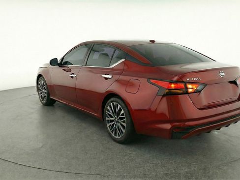 Used 2025 Nissan Altima 2.5 SV FWD image 6