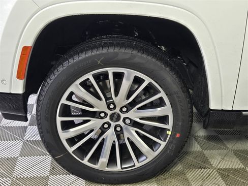 New 2025 Jeep Wagoneer L Series II image 5