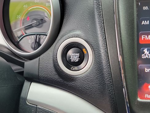 Used 2017 Dodge Journey GT w/ Driver Convenience Group FWD image 32