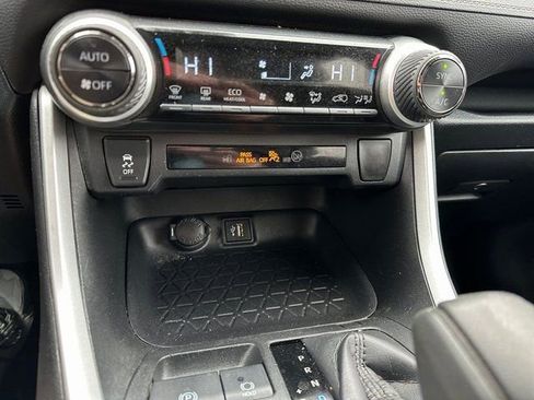 Used 2024 Toyota RAV4 LE AWD/4WD image 24