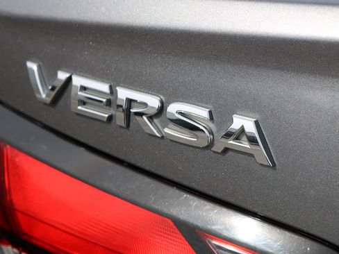Used 2020 Nissan Versa S FWD image 9