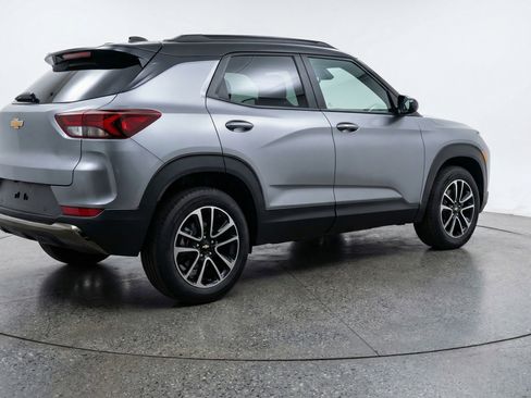 Used 2025 Chevrolet TrailBlazer LT image 9