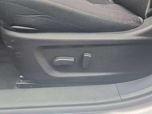Used 2024 Nissan Altima 2.5 SV FWD image 14