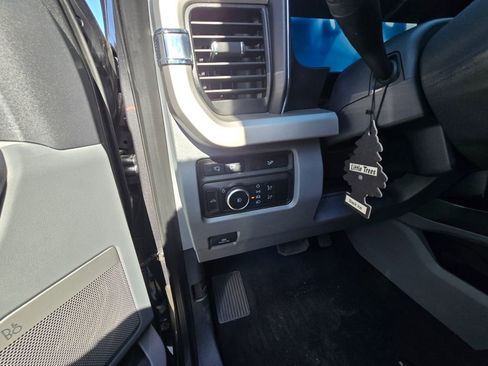 Used 2023 Ford F250 XLT w/ XLT Premium Package image 9