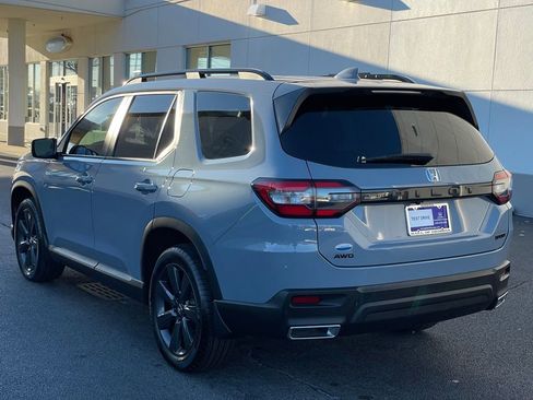 Certified 2025 Honda Pilot Sport image 4