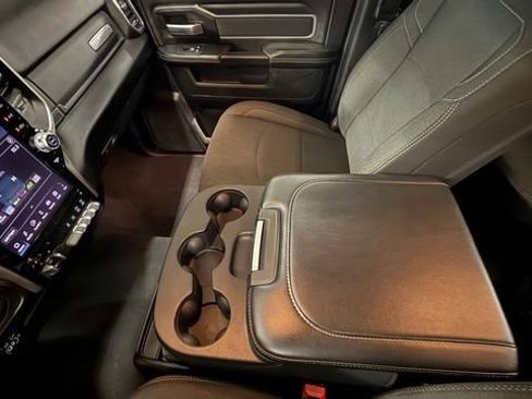 Used 2025 RAM 2500 Big Horn AWD/4WD image 30