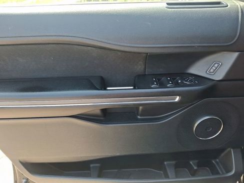 Used 2019 Ford Expedition Max XLT image 13