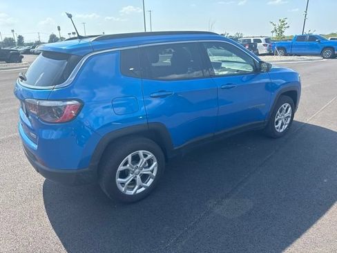 Used 2024 Jeep Compass Latitude AWD/4WD image 3