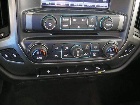 Used 2018 Chevrolet Silverado 1500 LT w/ All Star Edition AWD/4WD image 23