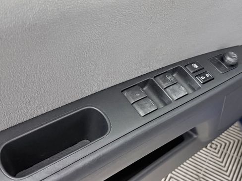 Used 2010 Nissan Sentra 2.0 S FWD image 17