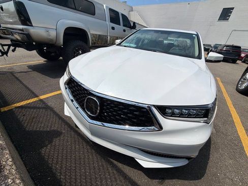 Used 2020 Acura TLX FWD image 2