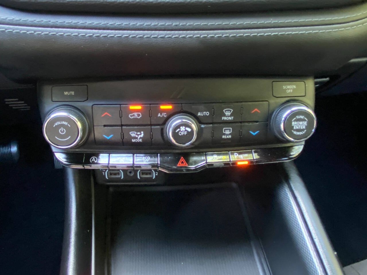 Used 2021 Dodge Durango GT w/ Blacktop Package AWD/4WD image 34