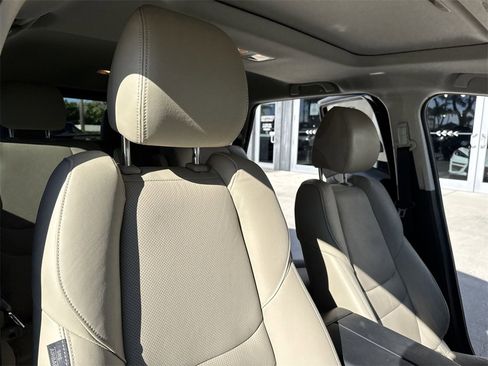 Used 2023 MAZDA CX-9 Touring image 47