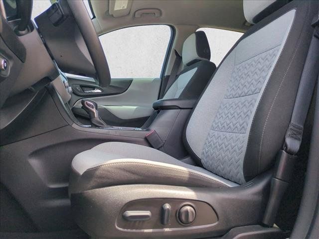 Used 2023 Chevrolet Equinox LS w/ LS Convenience Package FWD image 15