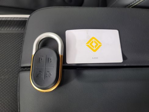 Used 2023 Rivian R1S Adventure image 32