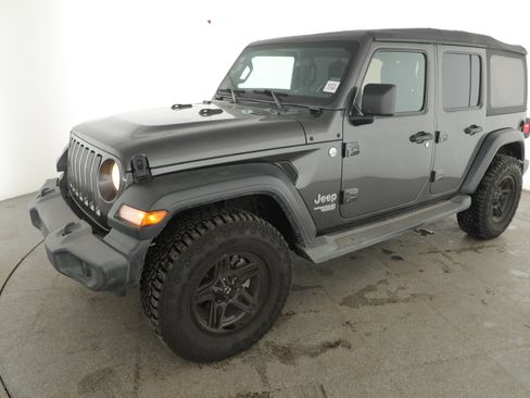 Used 2018 Jeep Wrangler Unlimited Sport S image 7