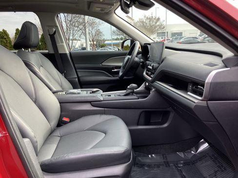 Used 2025 Toyota Grand Highlander FWD image 37