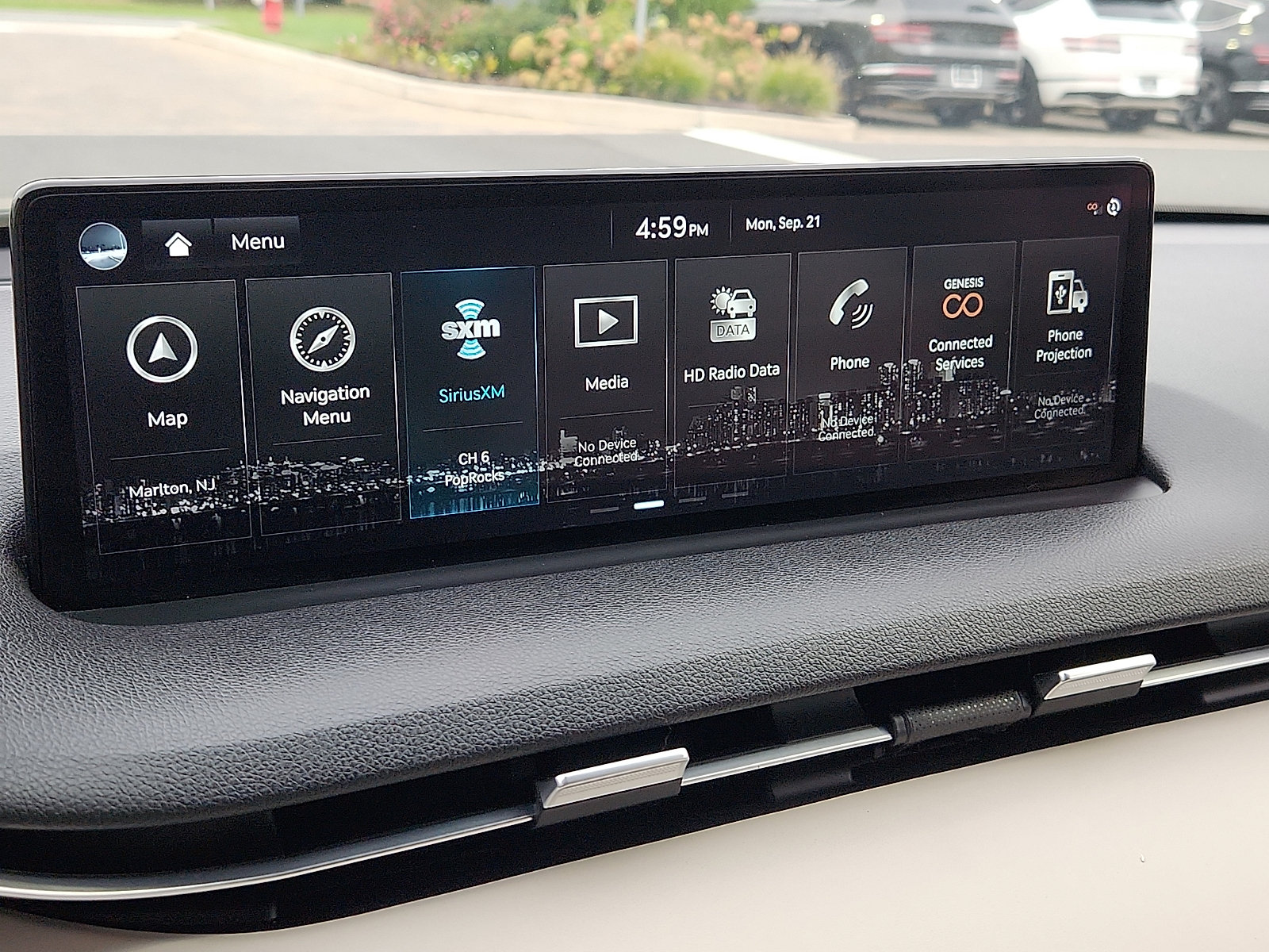 Certified 2022 Genesis GV70 2.5T w/ Advanced Package AWD/4WD image 27