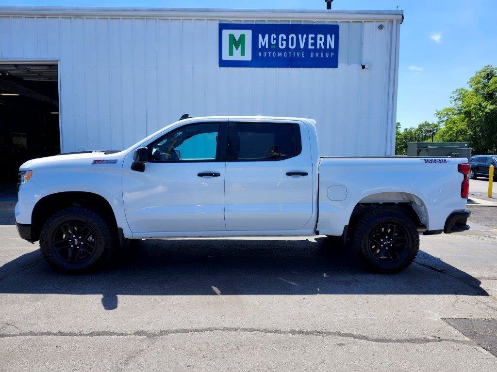 Used 2023 Chevrolet Silverado 1500 LT Trail Boss w/ Convenience Package II AWD/4WD image 2
