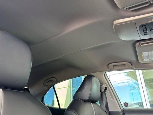 Used 2022 Toyota Camry XSE image 15