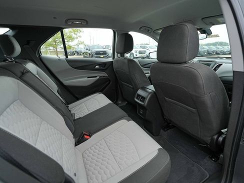 Used 2019 Chevrolet Equinox LS FWD image 19
