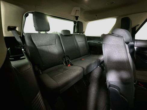 Used 2024 Ford Expedition XLT RWD image 43