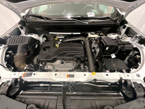 Used 2023 Chevrolet Equinox LT image 29