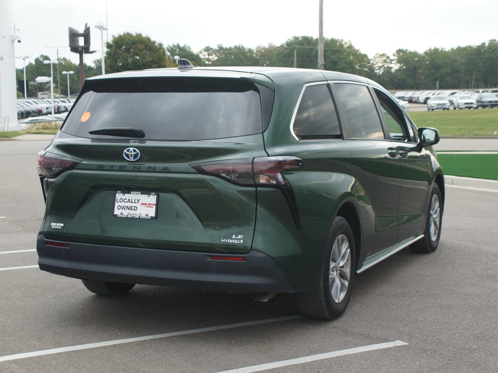 Used 2024 Toyota Sienna LE FWD image 19