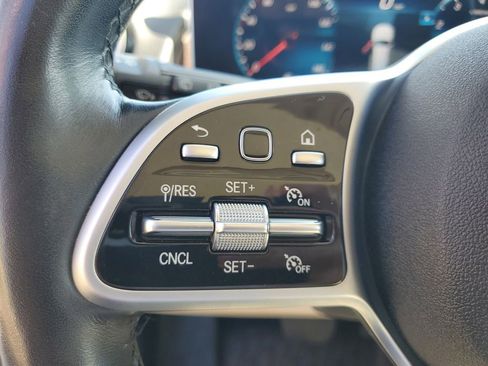 Used 2020 Mercedes-Benz GLB 250 4MATIC image 30