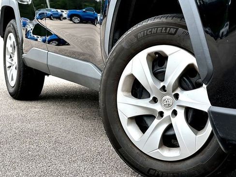 Used 2024 Toyota RAV4 LE FWD image 2