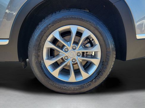 Used 2019 Hyundai Santa Fe SE image 6