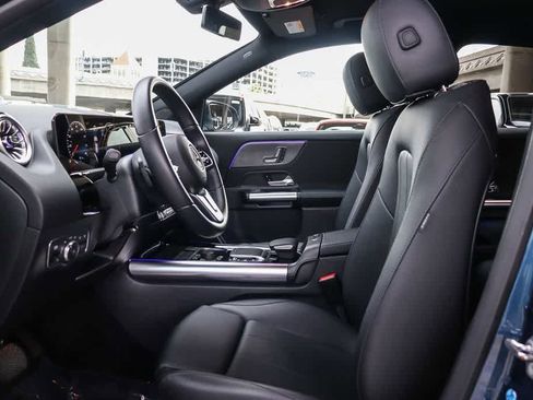 Used 2023 Mercedes-Benz GLA 250 w/ Premium Package image 18