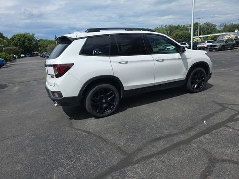 Certified 2024 Honda Passport Black Edition image 7
