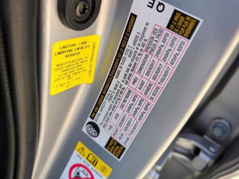 Used 2019 Toyota RAV4 XLE w/ Convenience Package image 31