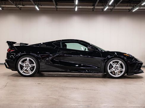Used 2023 Chevrolet Corvette Stingray Coupe w/ Z51 Performance Package RWD image 39