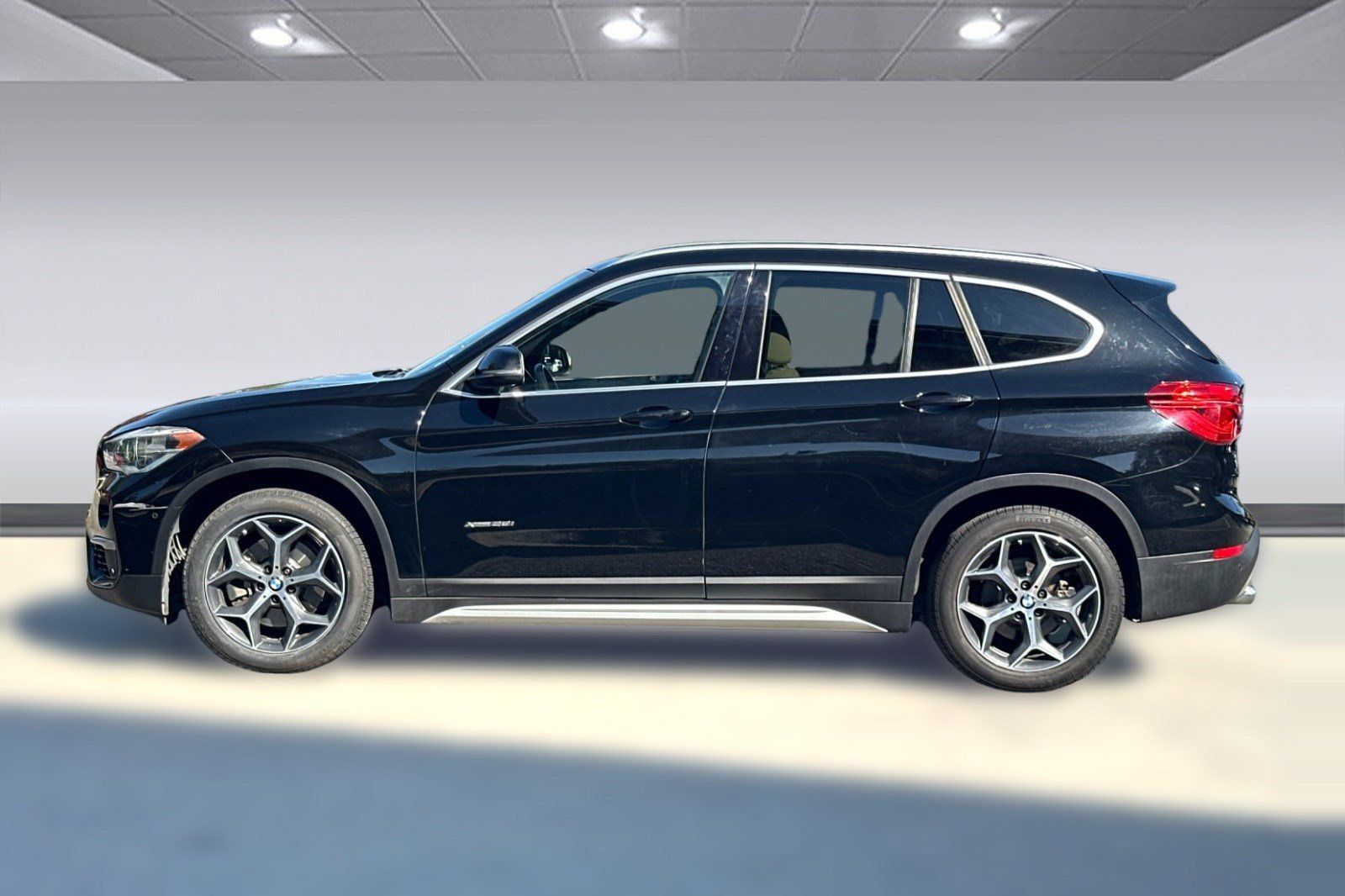 Used 2016 BMW X1 xDrive28i AWD/4WD image 2