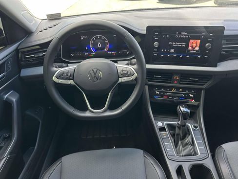 Used 2026 Volkswagen Jetta SE image 8