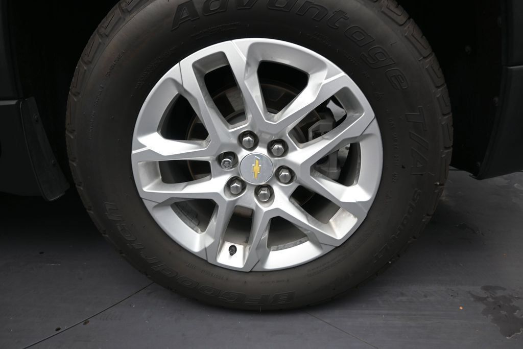 Used 2021 Chevrolet Traverse LT FWD image 10