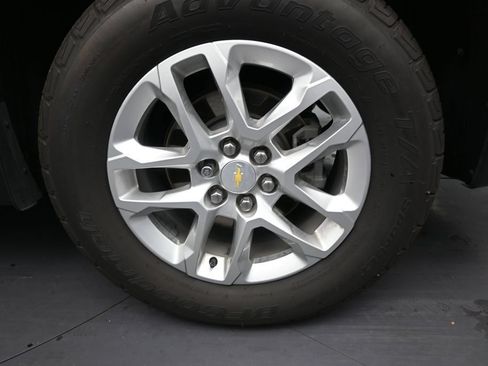 Used 2021 Chevrolet Traverse LT FWD image 10