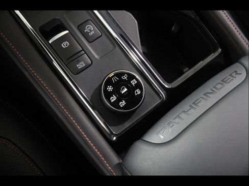 Used 2025 Nissan Pathfinder Rock Creek AWD/4WD image 15