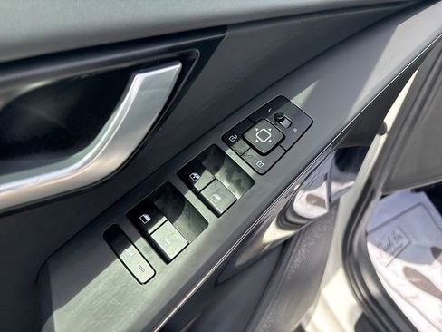 Used 2023 Kia Niro EX FWD image 14