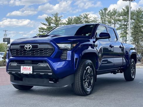 Used 2024 Toyota Tacoma TRD Sport AWD/4WD image 10