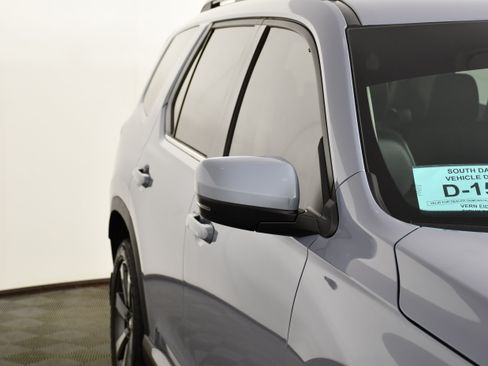 Used 2025 Honda Pilot Touring image 14