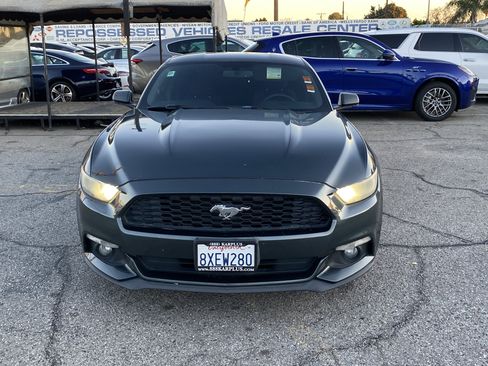 Used 2015 Ford Mustang Coupe image 3