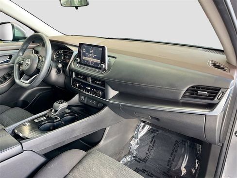 Used 2023 Nissan Rogue SV image 26