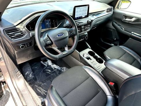Used 2025 Ford Escape ST-Line FWD image 13